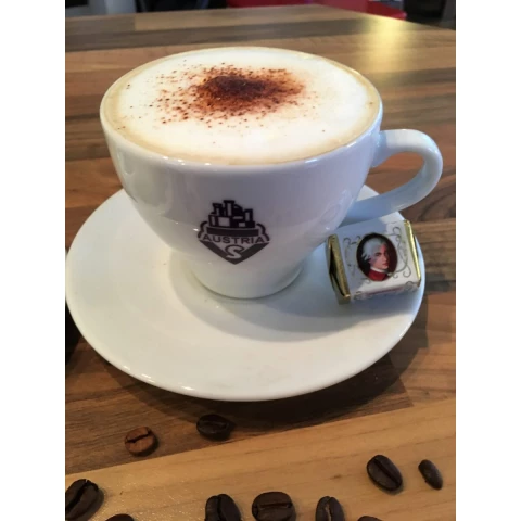 Kaffeeset Mit Jeweils 2 Cappuccino + 2 Espresso Tassen